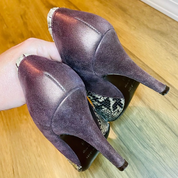 EUC Judith Leiber Exotic Alligator Leather & Satin Pumps - Picture 9 of 15